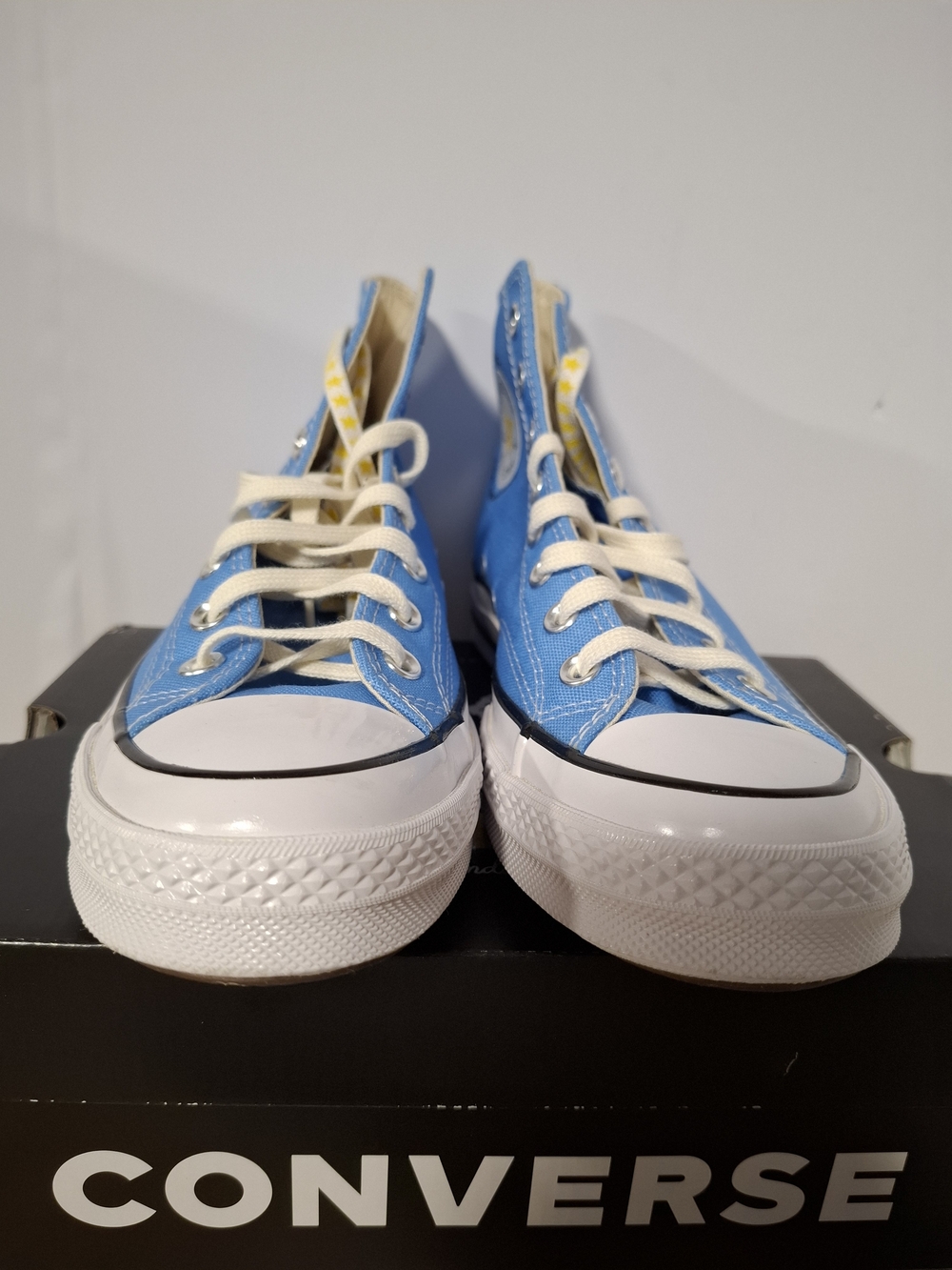 Converse Kids Low-Top Canvas Sneakers in Sky Blue and White